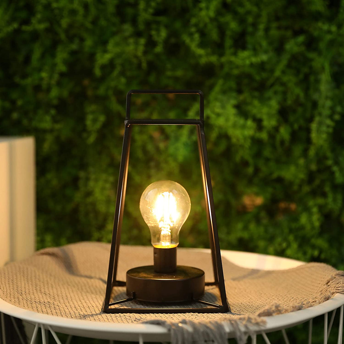 Lattice Table Lamp